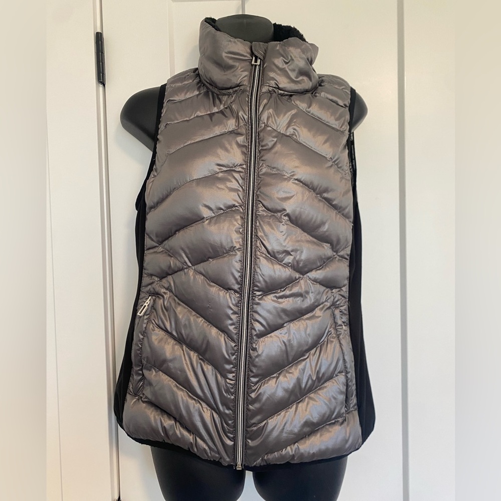 Calvin Klein Silver Performance Quilted Down Jacket Lightweight Vest Size Medium